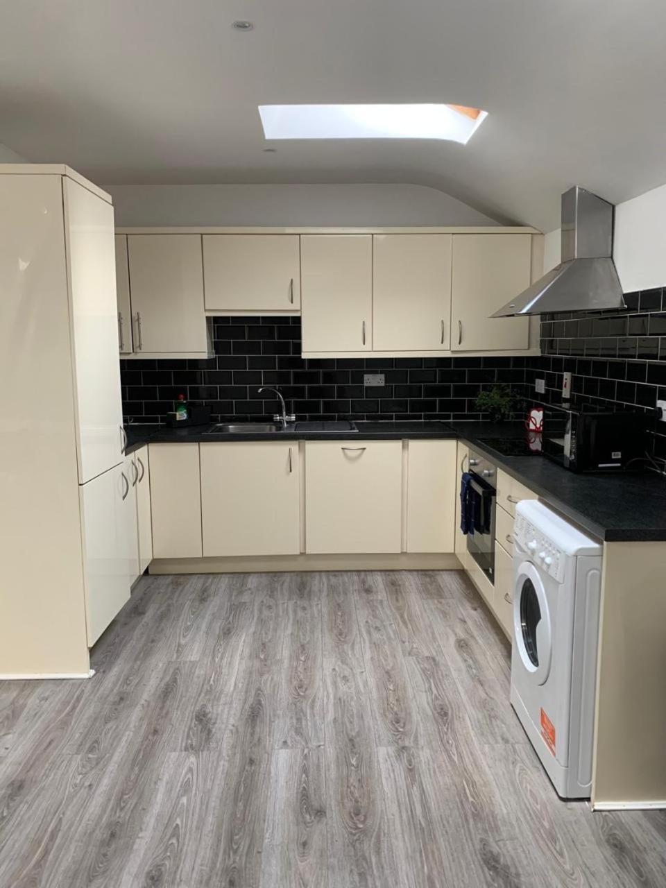 Duplex Talbot Street - City Center Apartment